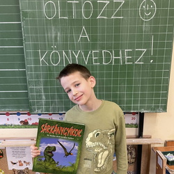 2026 Öltözz a könyvedhez!